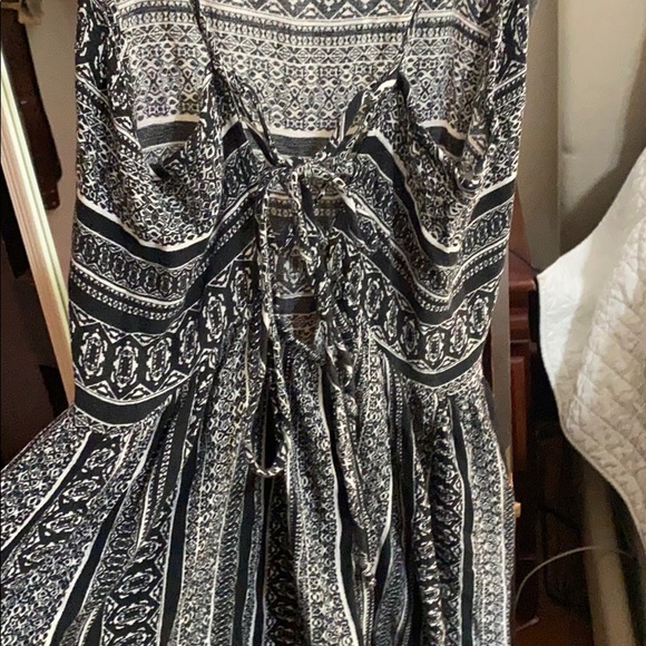 Flowy Summer Dress - Picture 4 of 4